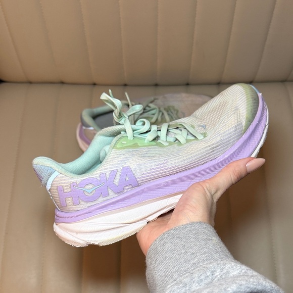 Hoka Shoes - HOKA Clifton 9 Sneakers Size 5MD White / Mint / Lavender